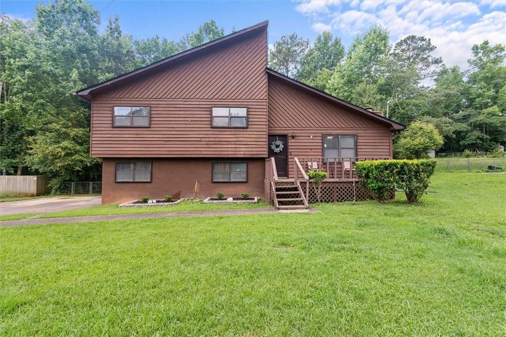 85 S Meadowcliff Cir, Carrollton, GA 30117