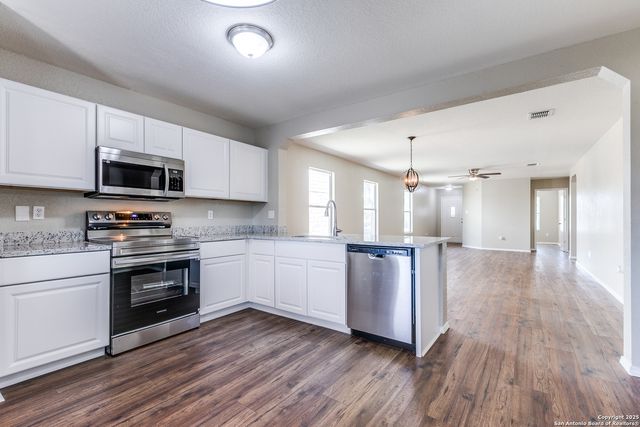 8535 Silver Brush, San Antonio, TX 78254