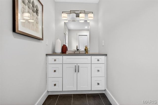 8711 Rosalie Avenue, Brentwood, MO 63144