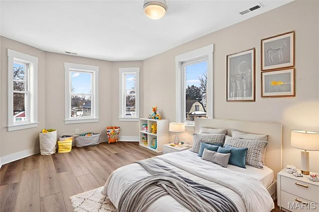 8711 Rosalie Avenue, Brentwood, MO 63144