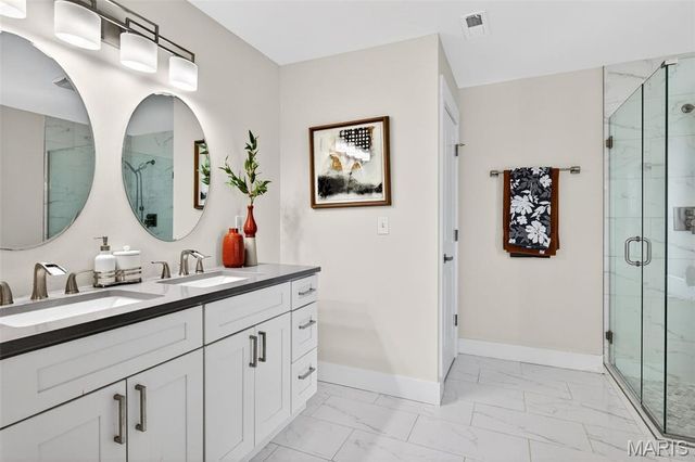 8711 Rosalie Avenue, Brentwood, MO 63144