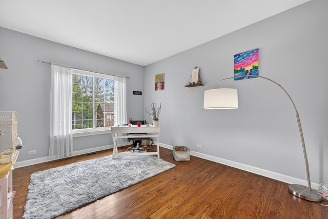 1823 Kings Gate Lane, Crystal Lake, IL 60014