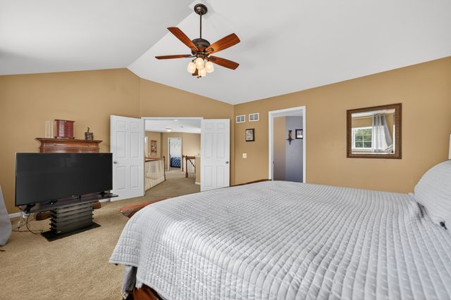 1823 Kings Gate Lane, Crystal Lake, IL 60014