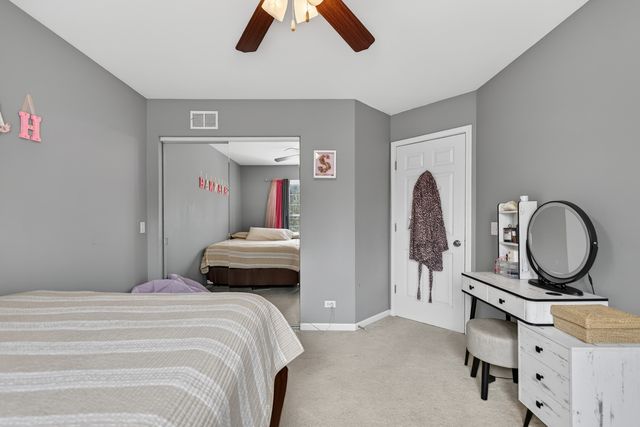 1823 Kings Gate Lane, Crystal Lake, IL 60014