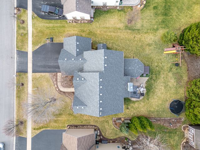 1823 Kings Gate Lane, Crystal Lake, IL 60014