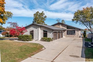 3488 W Lakeshore Drive, Crown Point, IN 46307