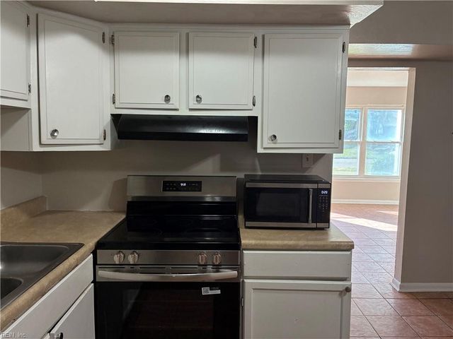 3860 Schooner TRL, Chesapeake, VA 23321