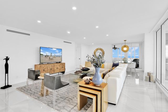 1200 S Ocean Boulevard PH A, Boca Raton, FL 33432