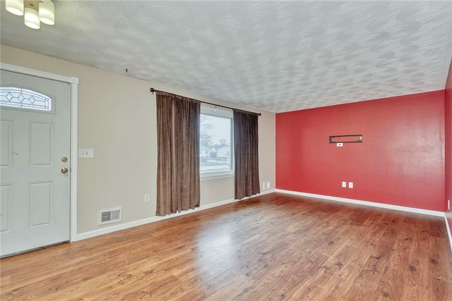 153 Donna Marie Cir N, Gates, NY 14606