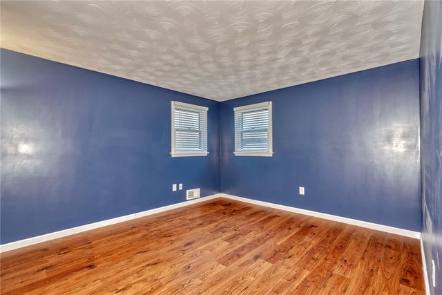 153 Donna Marie Cir N, Gates, NY 14606