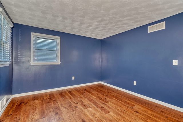 153 Donna Marie Cir N, Gates, NY 14606