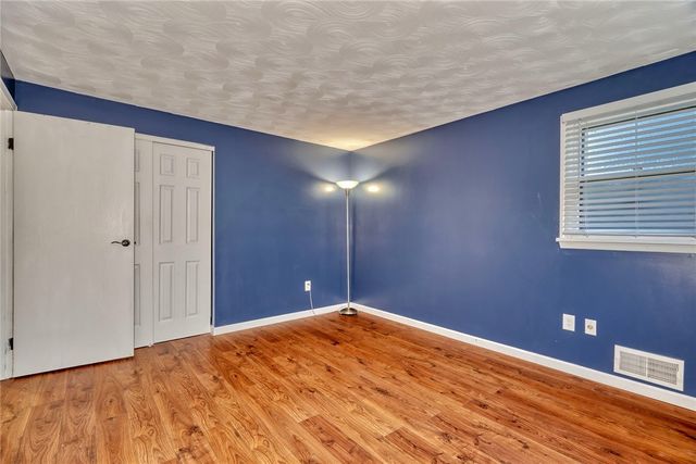 153 Donna Marie Cir N, Gates, NY 14606