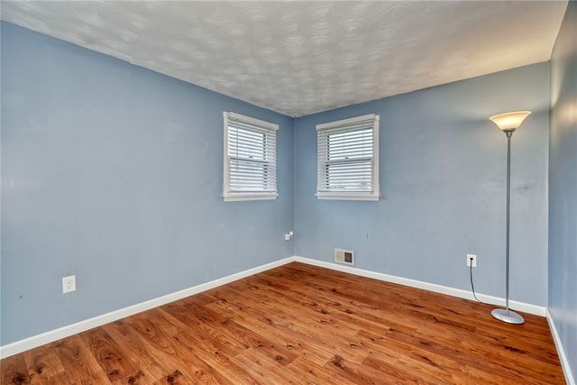 153 Donna Marie Cir N, Gates, NY 14606