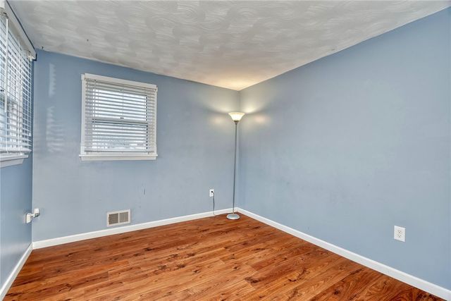 153 Donna Marie Cir N, Gates, NY 14606