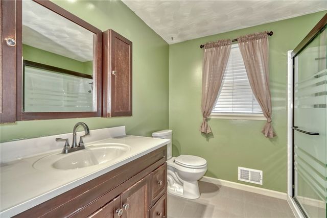 153 Donna Marie Cir N, Gates, NY 14606