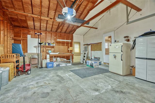 153 Donna Marie Cir N, Gates, NY 14606