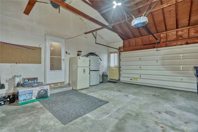 153 Donna Marie Cir N, Gates, NY 14606