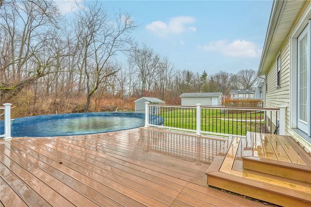 153 Donna Marie Cir N, Gates, NY 14606