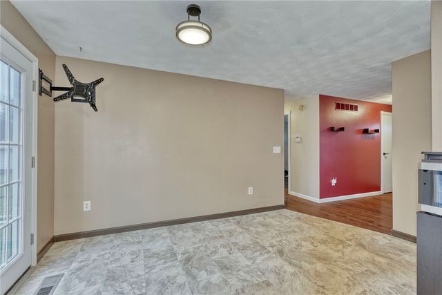 153 Donna Marie Cir N, Gates, NY 14606