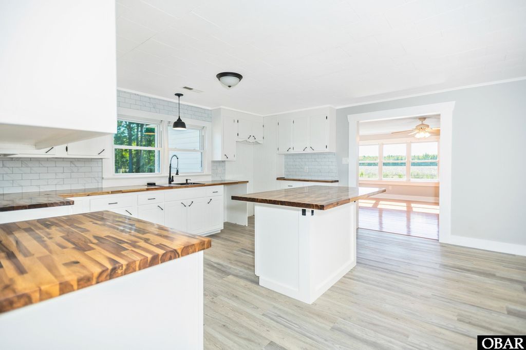 Image 19 of property listing at 2600 Manning Road, Jamesville, NC 27846