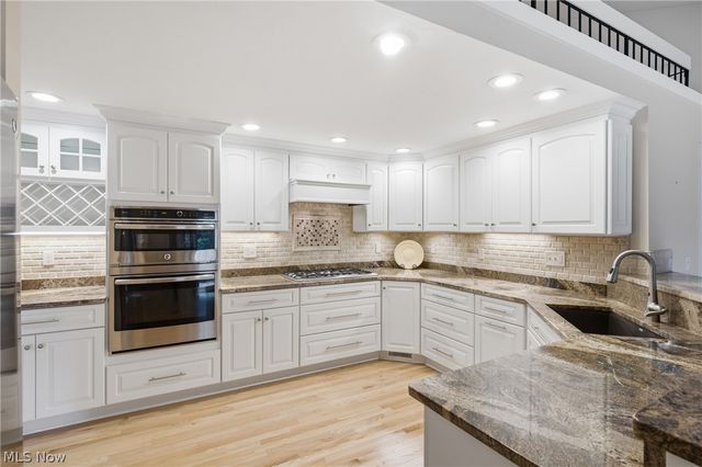 483 Concord Downs Lane, Aurora, OH 44202