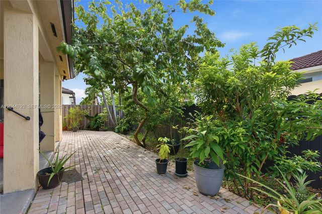 15125 SW 12th Terrace, Miami, FL 33194