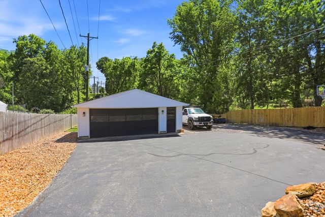 207 E Poplar Street, Danville, IN 46122