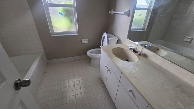 5697 COUNTRY LAKES DRIVE, Sarasota, FL 34243
