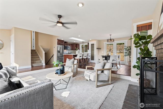 21331 9th Place W, Lynnwood, WA 98036