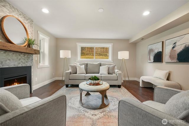21331 9th Place W, Lynnwood, WA 98036