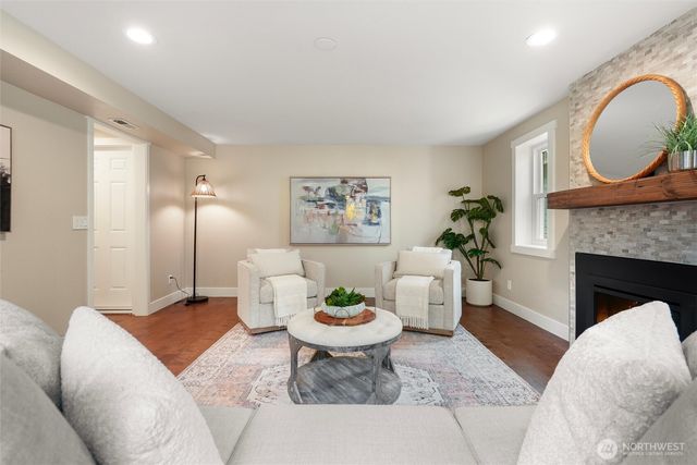 21331 9th Place W, Lynnwood, WA 98036