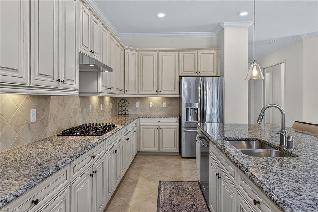 3001 Aviamar CIR, NAPLES, FL 34114 — photo 3