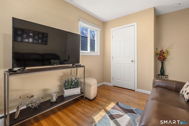 27 Fairweather Drive, Norwalk, CT 06851