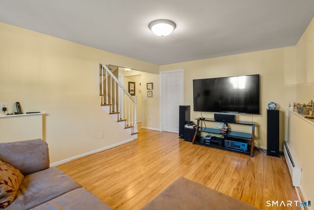 27 Fairweather Drive, Norwalk, CT 06851