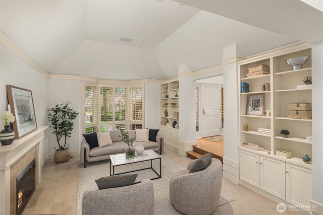 1716 Bellevue Way NE, Bellevue, WA 98004