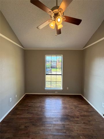 1633 San Francisco Street, Carrollton, TX 75007
