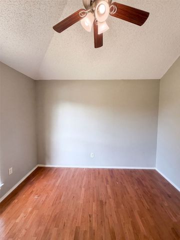 1633 San Francisco Street, Carrollton, TX 75007