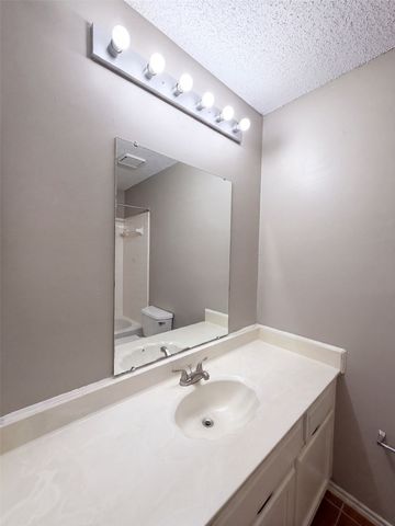 1633 San Francisco Street, Carrollton, TX 75007