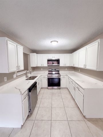 1633 San Francisco Street, Carrollton, TX 75007