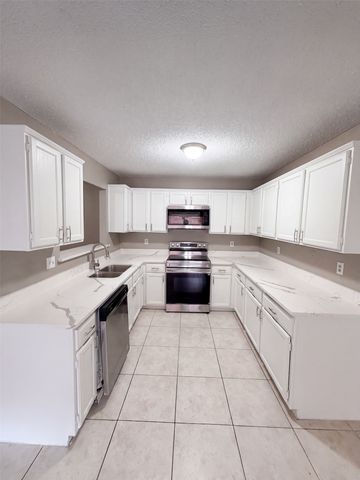 1633 San Francisco Street, Carrollton, TX 75007