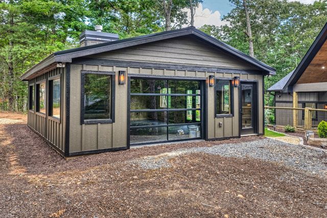 93 Silver Oaks Court, Blue Ridge, GA 30513