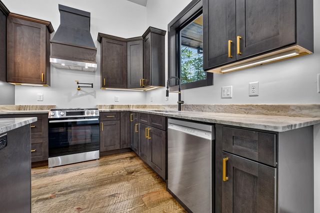 93 Silver Oaks Court, Blue Ridge, GA 30513