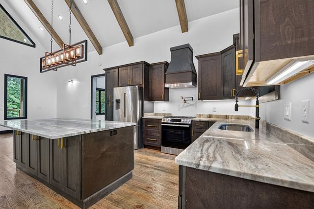 93 Silver Oaks Court, Blue Ridge, GA 30513