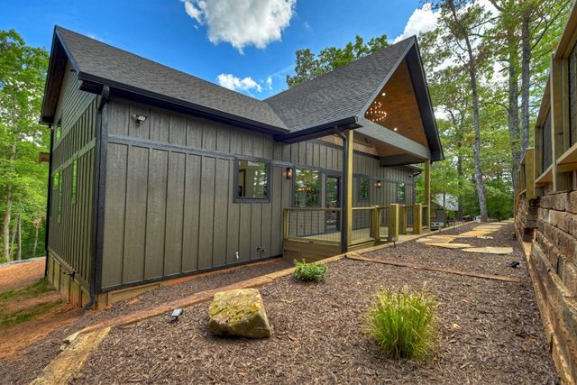 93 Silver Oaks Court, Blue Ridge, GA 30513