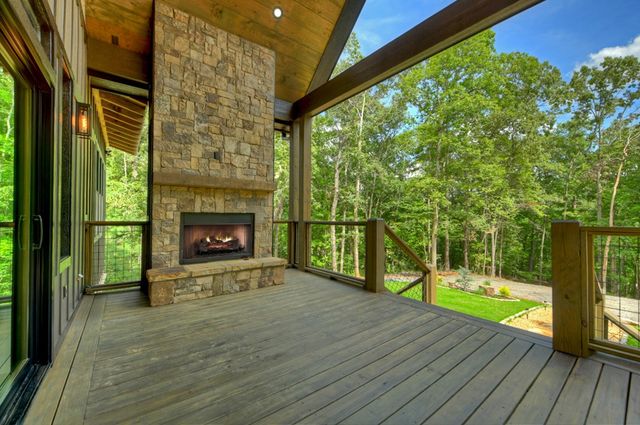 93 Silver Oaks Court, Blue Ridge, GA 30513