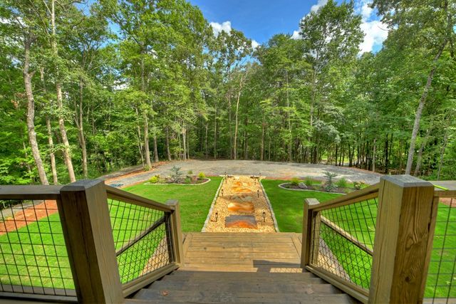 93 Silver Oaks Court, Blue Ridge, GA 30513