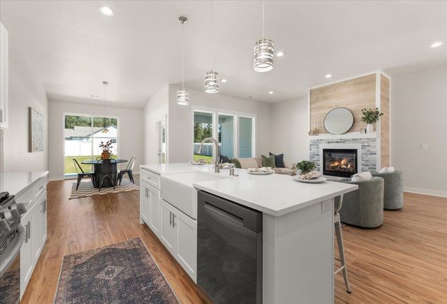 3405 E Yearling Rd, Chattaroy, WA 99003