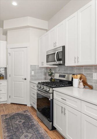 3405 E Yearling Rd, Chattaroy, WA 99003