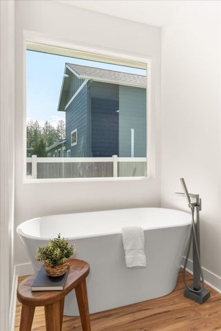 3405 E Yearling Rd, Chattaroy, WA 99003