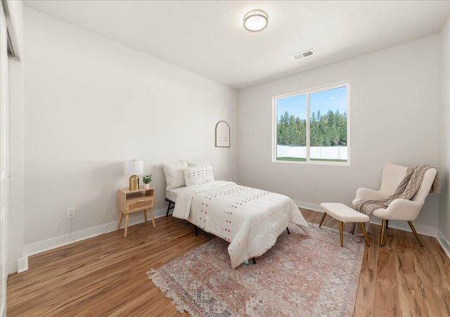 3405 E Yearling Rd, Chattaroy, WA 99003